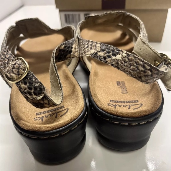 NIB CLARKS LexiMarigold Snake Wedge Sandal - Picture 4 of 5